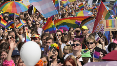 Естония стана първата балтийска държава узаконила еднополовите бракове Парламентът в