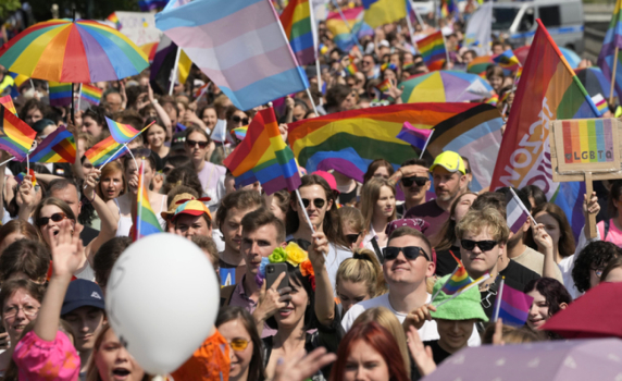 Естония е първата балтийска държава, узаконила еднополовите бракове
