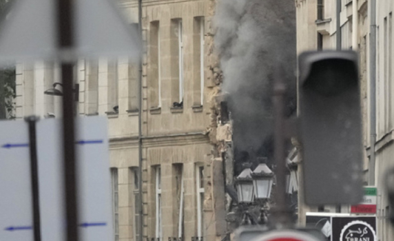 Десетки ранени при експлозия и пожар в Париж
