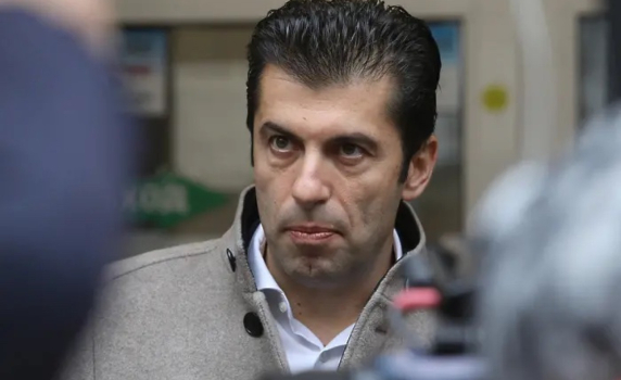 Кирил Петков: Няма как да има правителство, ако ГЕРБ продължават с плаващите мнозинства