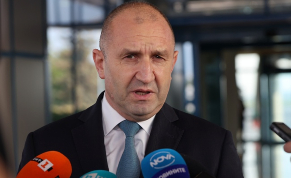 Румен Радев: Курсът на новото правителство тласка България все по-близо до войната