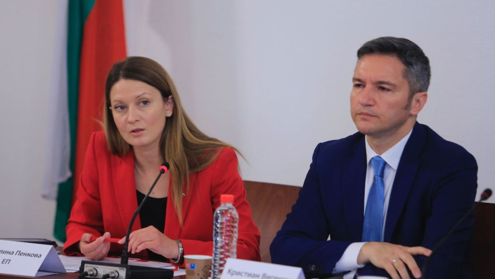 Цветелина Пенкова и Кристиан Вигенин: Нови работни места и инвестиции са целите на регламента за промишленост с нулеви нетни емисии