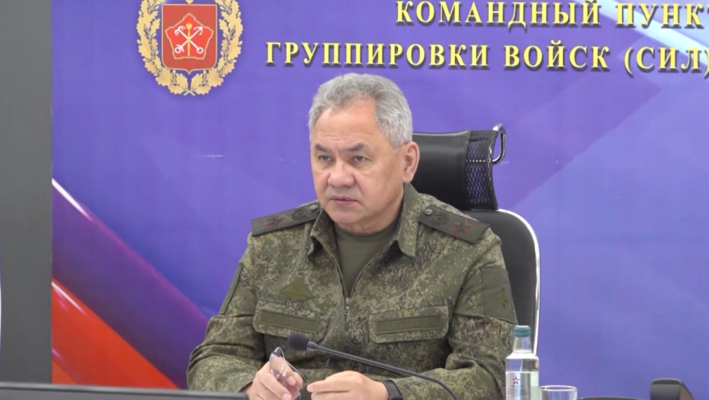 Шойгу инспектира войски, участващи в бойните действия в Украйна, след бунта на Пригожин