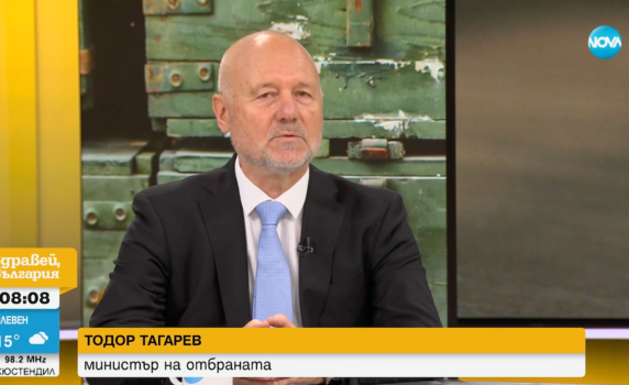 Тагарев: Фалшива новина е, че ще изпращаме войници в Украйна. Изпращаме годни стари неща, ще ни компенсират финансово
