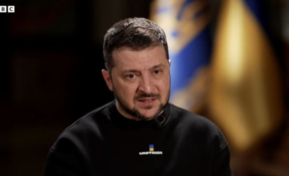 Зеленски внесе законопроект, който задължава чиновниците и военните да знаят английски език