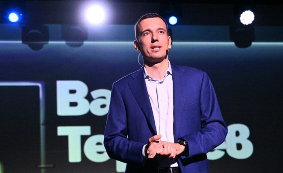 За четири години Васил Терзиев не е споменал нито веднъж ДС във Фейсбук, има четири споделени поста за София