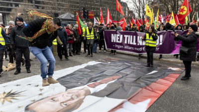 Подобни протести в Стокхолм като този на кюрди срещу Турция