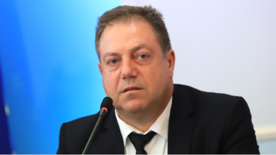 Председателят на Българския лекарски съюз д р Иван Маджаров изразява одобрение