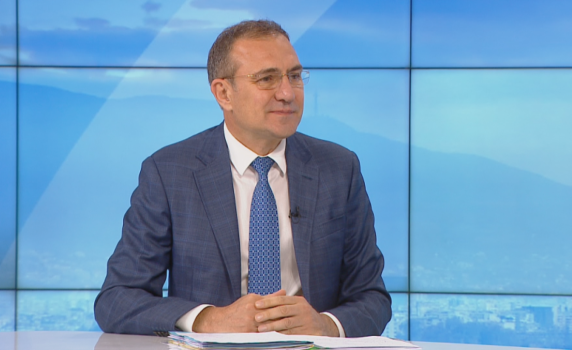 Гуцанов: Посещението на Зеленски е много странно - кой го е поканил и какво ще се говори с него?