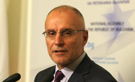 ГЕРБ-СДС внесе кандидатурата на Димитър Радев за управител на БНБ
