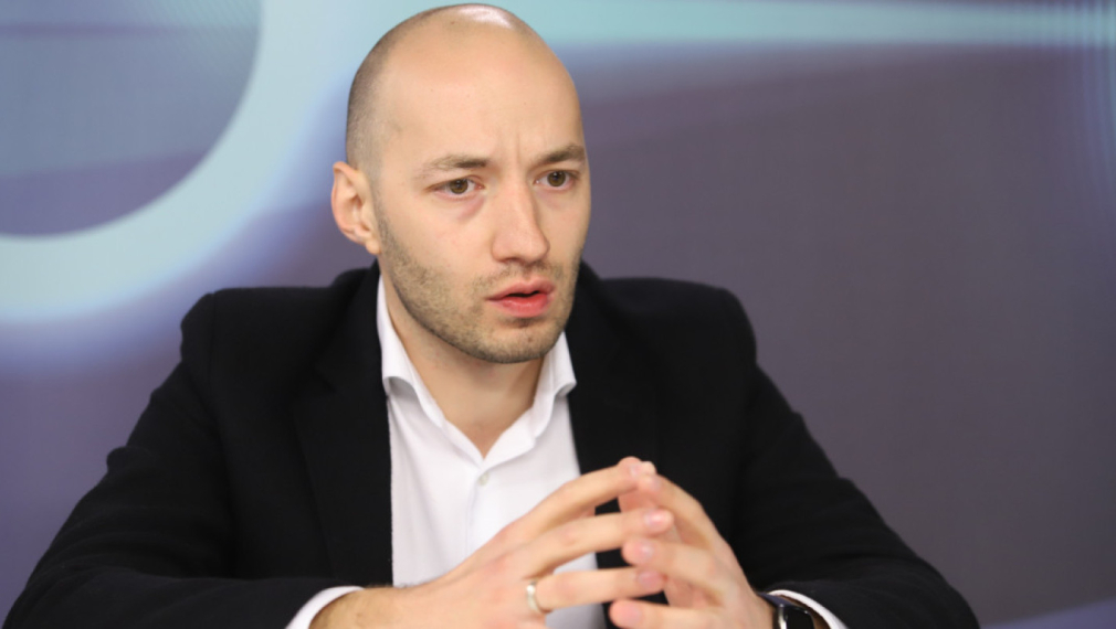 Димитър Ганев: На балотаж може всички да се обединят срещу Васил Терзиев, под риск е от перфектна буря
