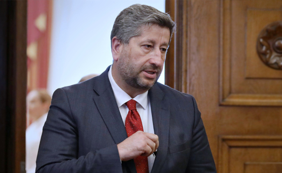 Христо Иванов: Радев нарежда себе си и България до Лукашенко като говорител на Путин