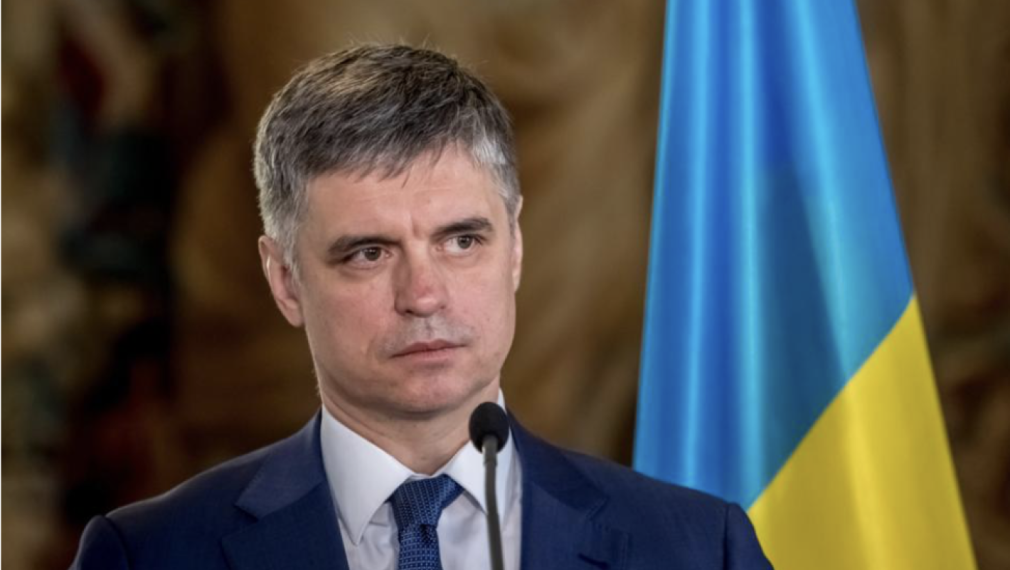 Украинският посланик във Великобритания беше уволнен, след като критикува Зеленски
