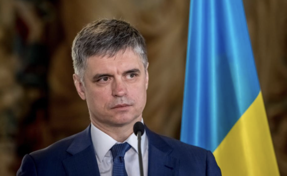 Украинският посланик във Великобритания беше уволнен, след като критикува Зеленски
