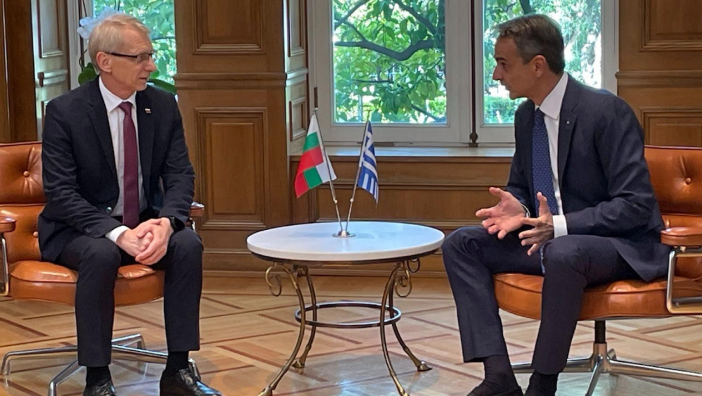Премиерът: Обсъжда се украинско зърно да се превозва през България с влакове до гръцките пристанища