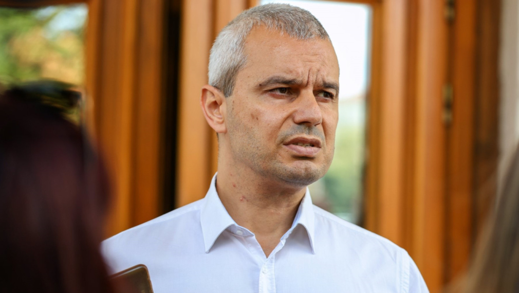 Костадинов: ПП-ДБ чертаят разделителна линия в обществото с промяната на националния празник