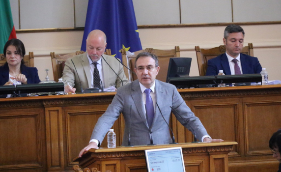 Борислав Гуцанов: 3 март връща България на картата на Европа, вие искате да го изхвърлите на бунището на историята