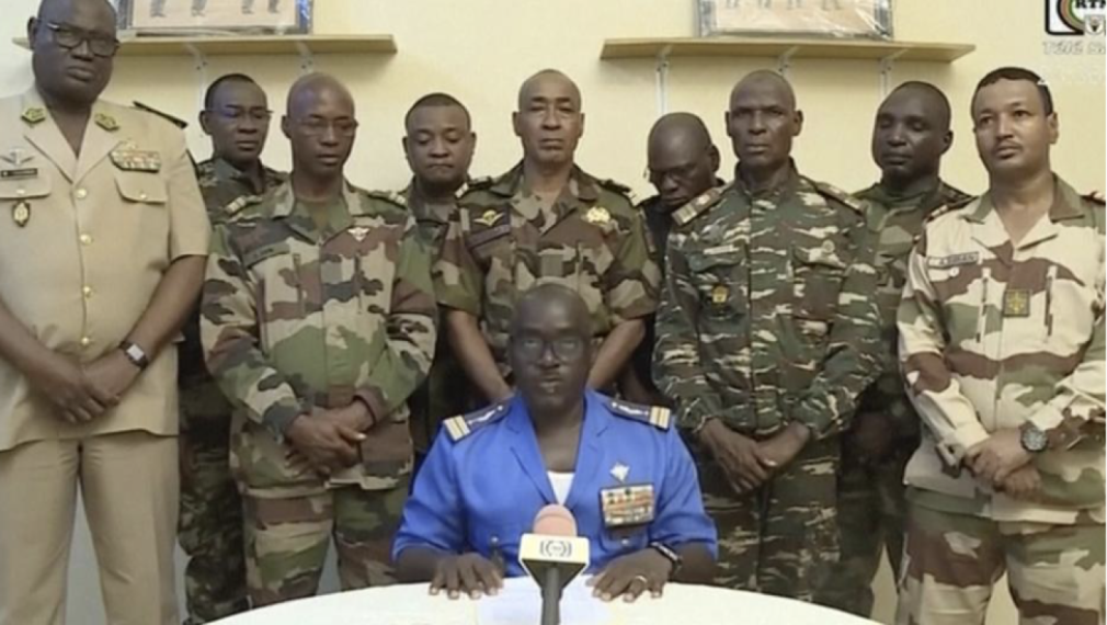 Армията в Нигер обяви в телевизионно обръщение, че президентът Мохамед