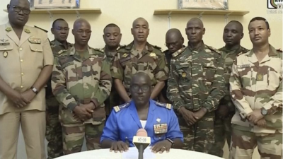 Армията в Нигер обяви в телевизионно обръщение че президентът Мохамед