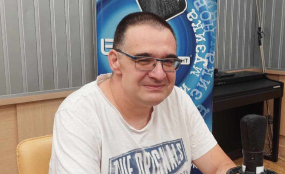 Войн Божинов: Премахването на 3 март е игра с огъня. Дано политическият инстинкт на Борисов надделее над конюнктурата