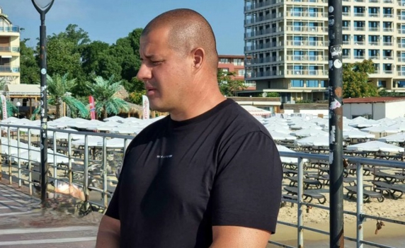 Служител на плаж в Поморие ще бъде наказан заради побой над чужденец