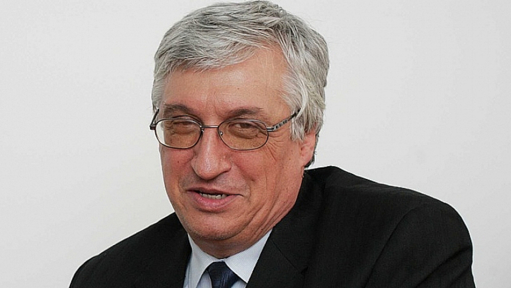 Почина Иван Нейков