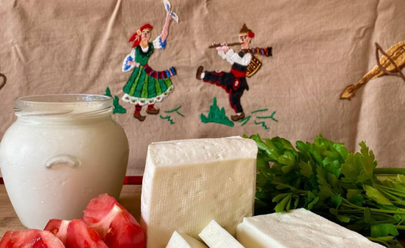 ЕК включи българските кисело мляко и бяло саламурено сирене в списъка на защитените продукти