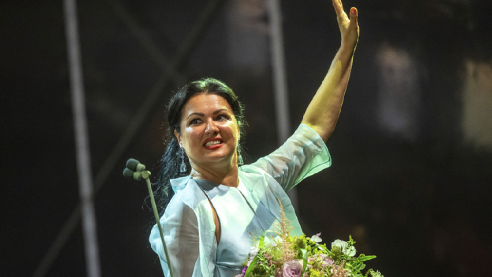 Руското сопрано Анна Нетребко заведе дело срещу "Метрополитън опера"