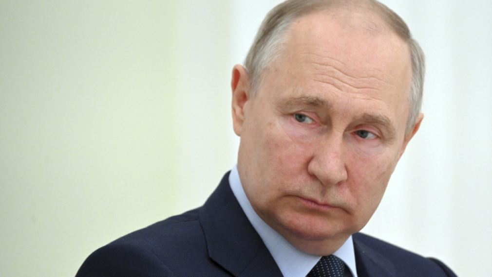 Путин подписа закон, който задължава учениците да полагат общественополезен труд