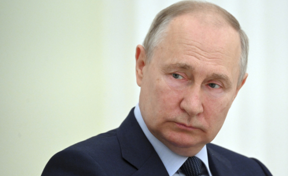 Путин подписа закон, който задължава учениците да полагат общественополезен труд