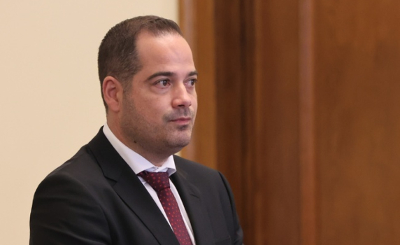 Калин Стоянов: В МВР не се извършва чистка