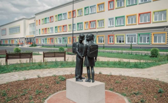 Министерството на отбраната на Русия построи ново училище в Мариупол (видео)