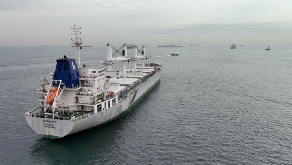 Русия стреля предупредително срещу търговски кораб в Черно море срещу България