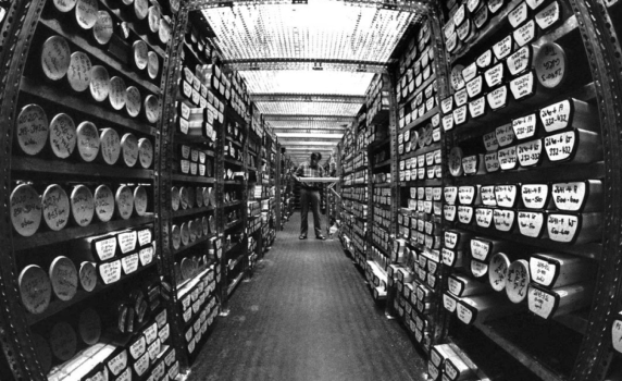 Големите музикални компании съдят Internet Archive заради дигитализирането на стари записи