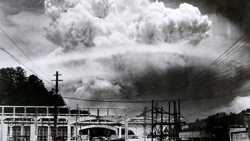 Американските атомни бомби над Япония са военно престъпление, стратегическа грешка и морална катастрофа
