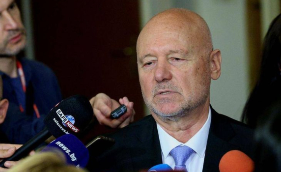 Тагарев зове Русия да не провокира ескалация на ситуацията в Черно море