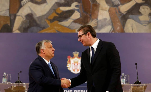 Вучич обеща на Орбан повече руски газ, ако Украйна спре транзита за Европа