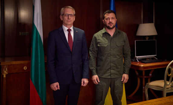 CNN: София и Киев обсъдиха защитата на новия зърнен коридор през Черно море от руския боен флот