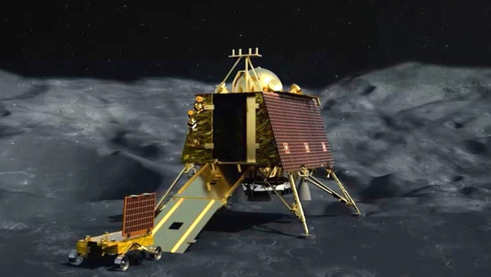 Индийският "Чандраян-3" кацна на Луната