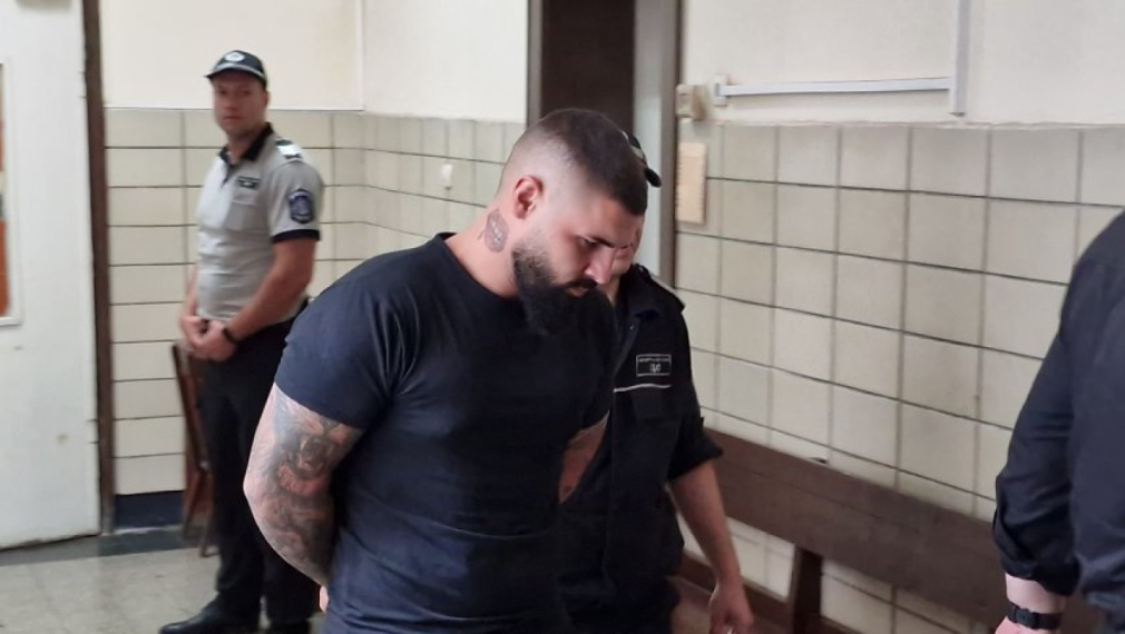 Обвиняемият Георги Георгиев е откаран на адреса на пострадалата Дебора, според свидетели