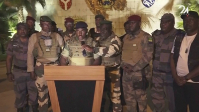 Група висши военни в Габон обявиха рано тази сутрин че