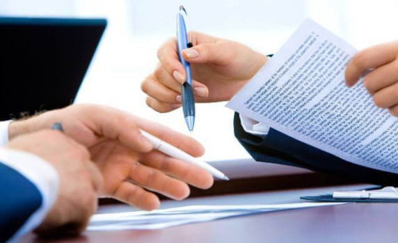 Регистрация на фирма: Как може да ни помогне един добър адвокат