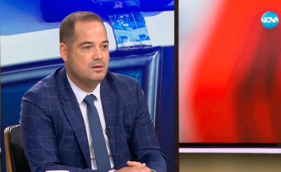 Стоянов: Категорично Кирил Петков не е искал нищо от мен за кадровите решения в МВР