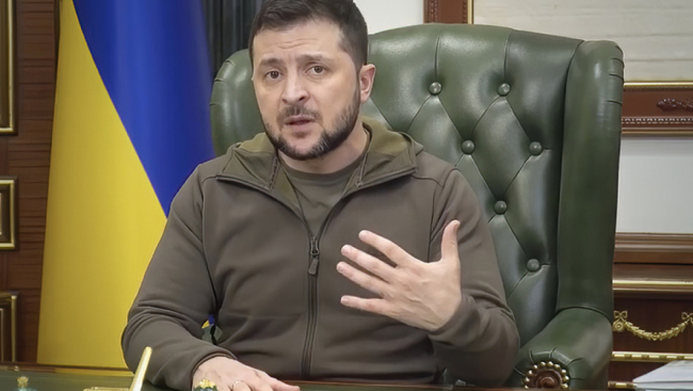 Украинският президент Володимир Зеленски обяви снощи, че още два кораба