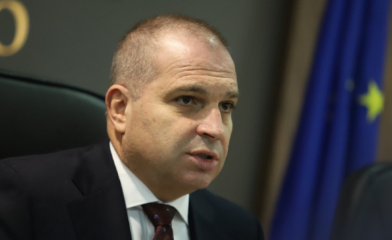 Гроздан Караджов: Има опасност през зимата да се окажем без договори за пътно поддържане