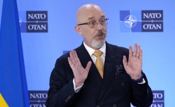 Украинският военен министър Резников връчи оставката си