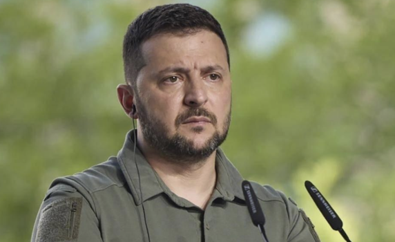 "Фигаро": Желанието на Зеленски да се бори до победен край дразни САЩ