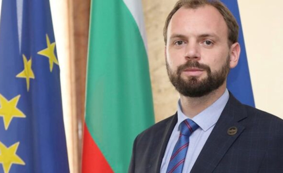Мустафа Емин подаде оставка като съветник на Тодор Тагарев