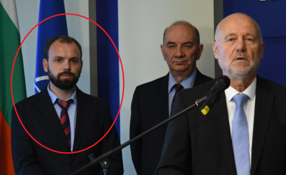 Мустафа Емин не е имал нужното образование, за да работи в МО