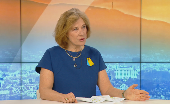 Поптодорова: Членството на България в ЕС и НАТО да бъде разписано в конституцията